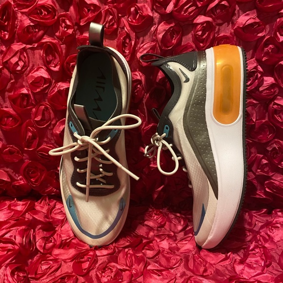 Women's Shoe Nike Air Max Dia SE - Picture 2 of 9